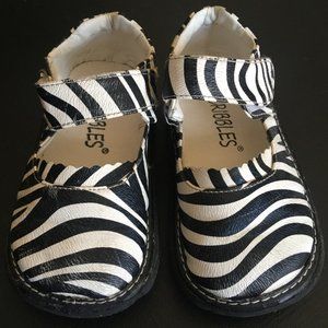 SALE! - Squeaky Shoes by Scribbles - Toddler Girls Size 5 - Zebra Mary Janes